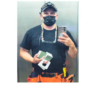 Asennuspalvelu, sähkömies,  pieni sähkökorjaus tai vian etsintä.